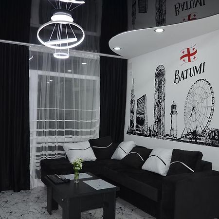 Studio "Black - White" Batumi Kültér fotó