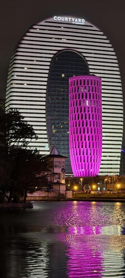 Studio "Black - White" Batumi Kültér fotó