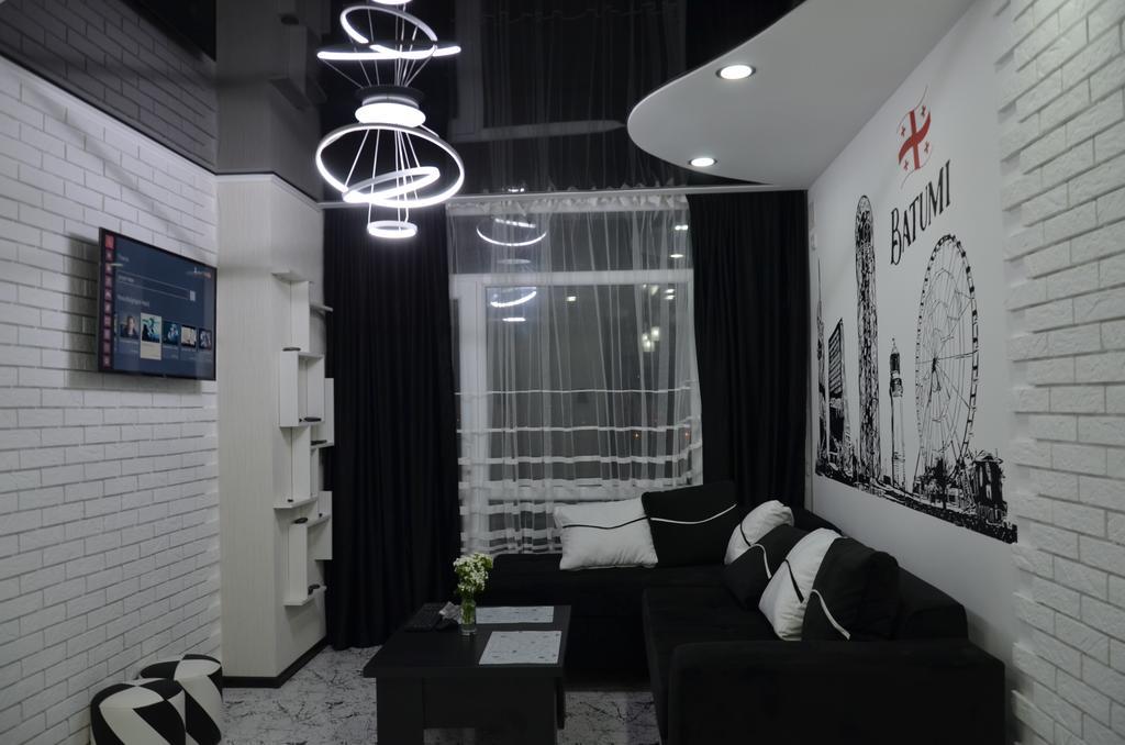 Studio "Black - White" Batumi Kültér fotó