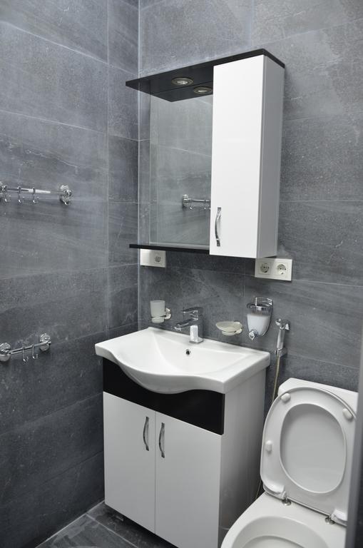 Studio "Black - White" Batumi Kültér fotó