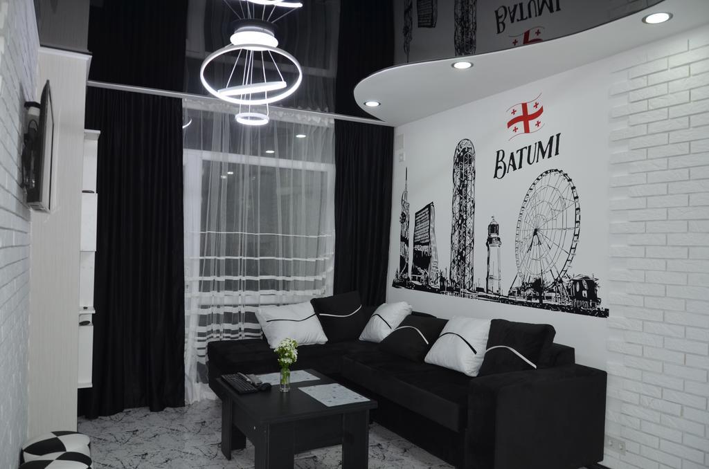 Studio "Black - White" Batumi Kültér fotó