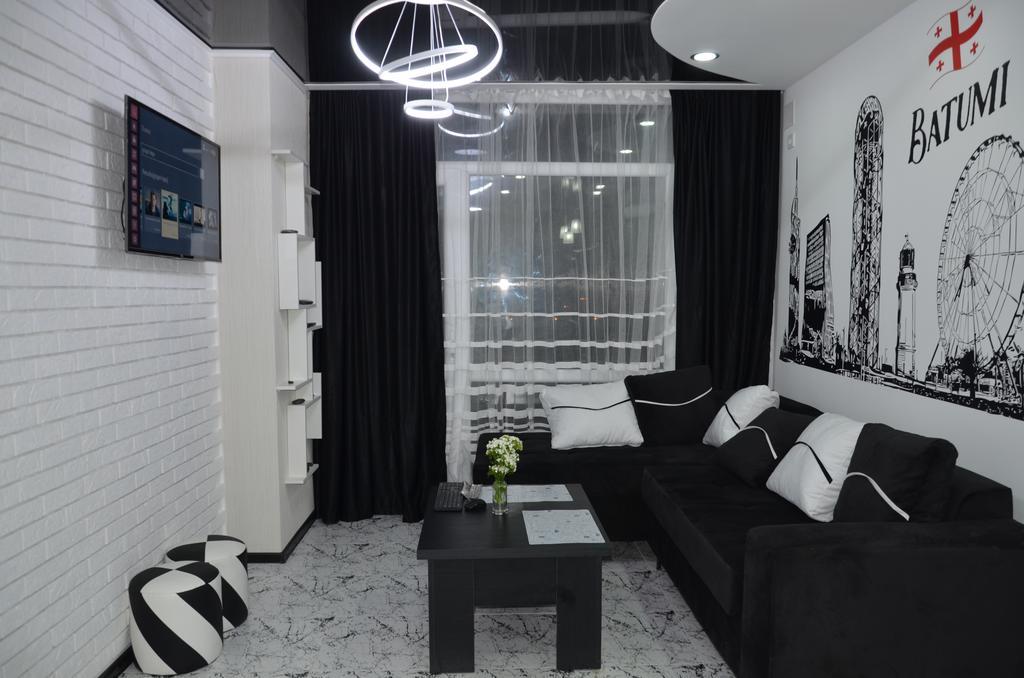 Studio "Black - White" Batumi Kültér fotó