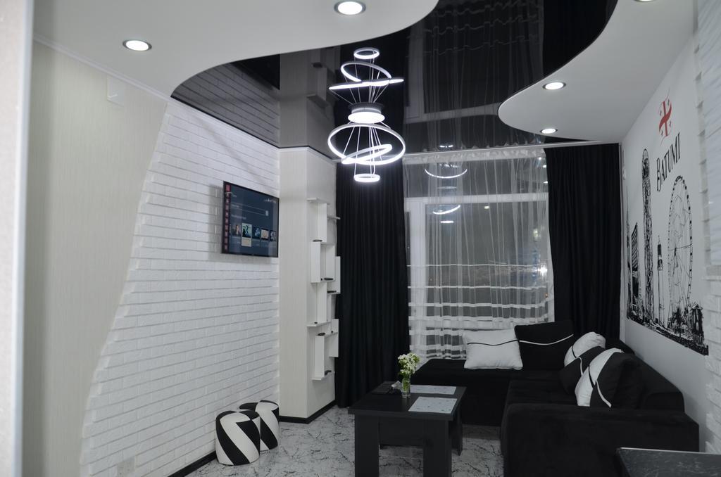 Studio "Black - White" Batumi Kültér fotó